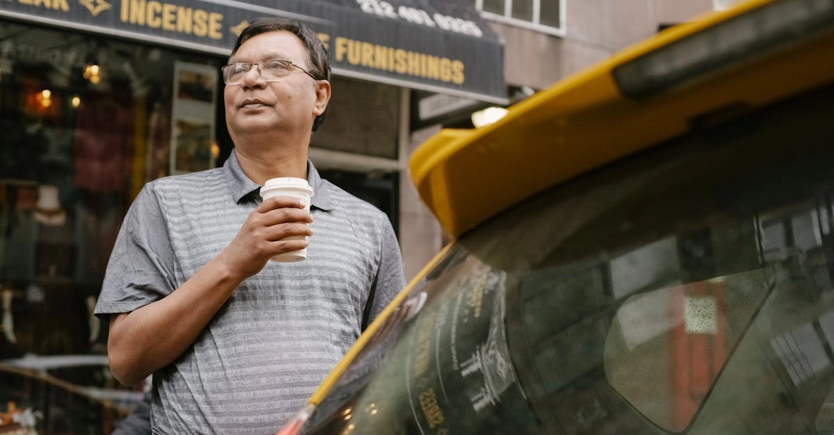 Водитель отдыхает с игрой Sugar Rush между поездками